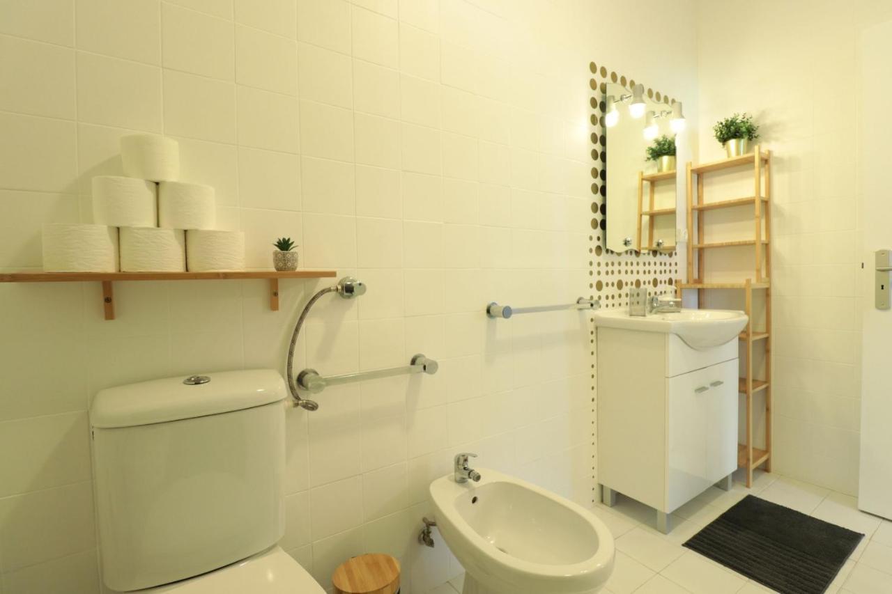 Lovelystay - Cozy 1Br Flat In Alvor With Ac And Balcony Kültér fotó